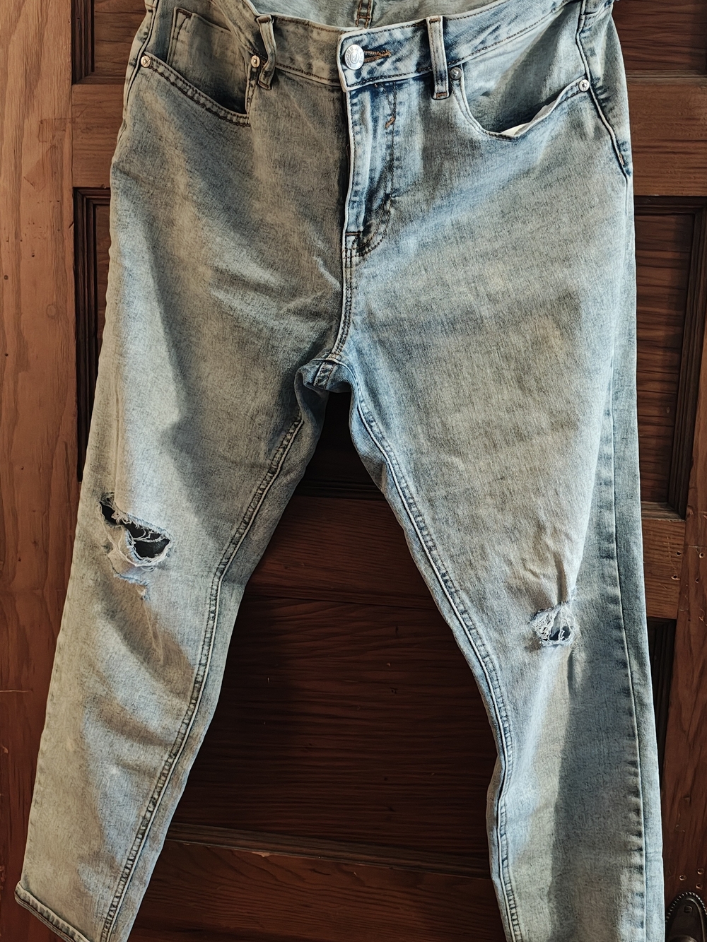 Vigoss Light Blue Slim Straight Jeans with Knee Distress